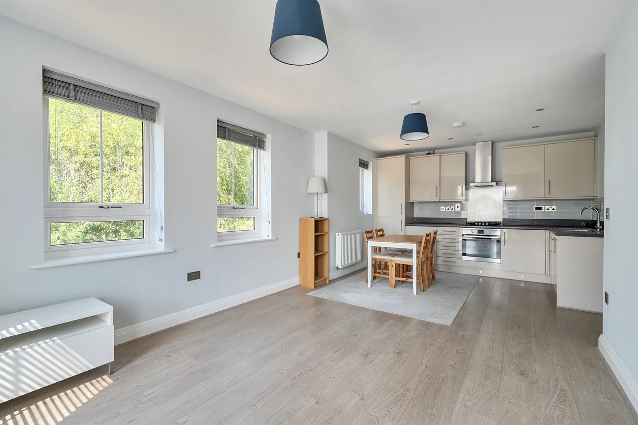 Kingfisher Drive, Maidenhead, photo 5