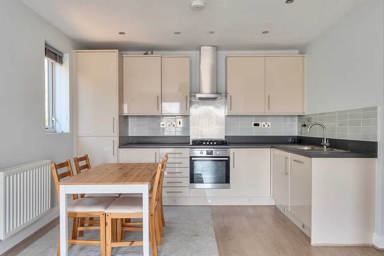 Kingfisher Drive, Maidenhead, photo 2