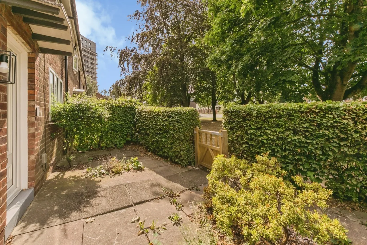 Brocklehurst Avenue, MACCLESFIELD, Cheshire, SK10, photo 5