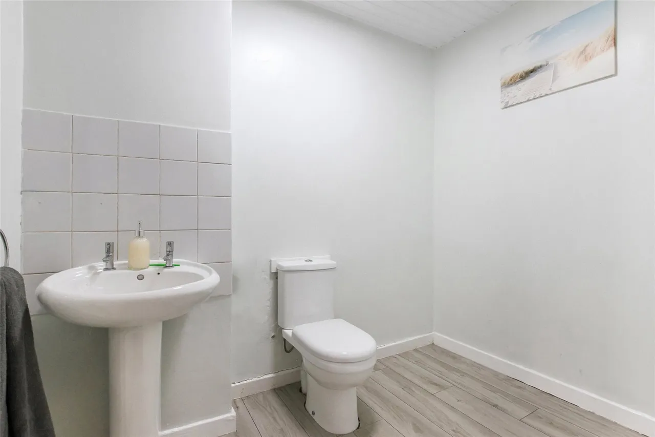 Comyn Drive, Wallacestone, Falkirk, Stirlingshire, FK2, photo 5