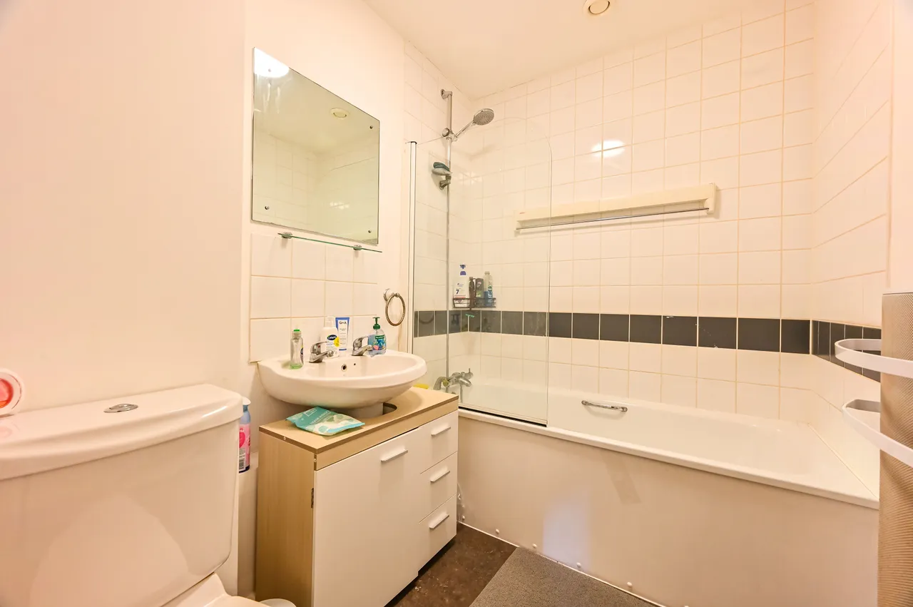 Flat 22 Catherine House (25% shared onwership), 5 Thomas Fyre Drive, London, photo 7