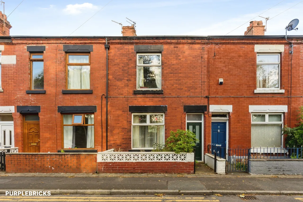 2 bed house for sale, Victoria Road, Dukinfield, SK16