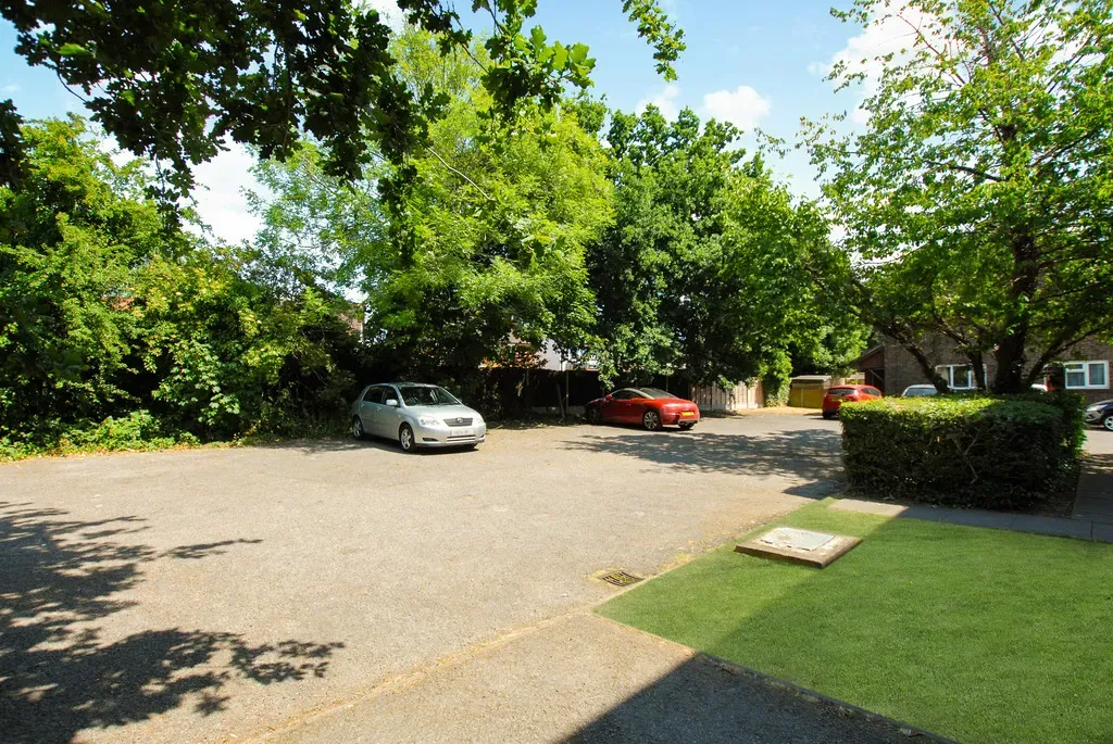 Hambledon Close, Uxbridge, photo 15