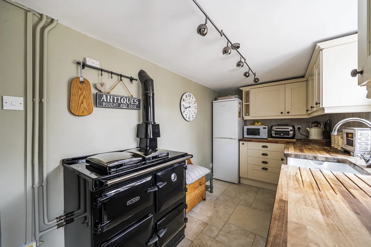 Malthouse Cottages The Street, North Warnborough, Hook, RG29 1BE, photo 2