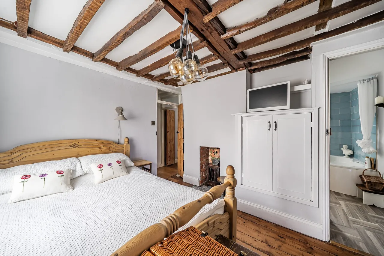 Malthouse Cottages The Street, North Warnborough, Hook, RG29 1BE, photo 6