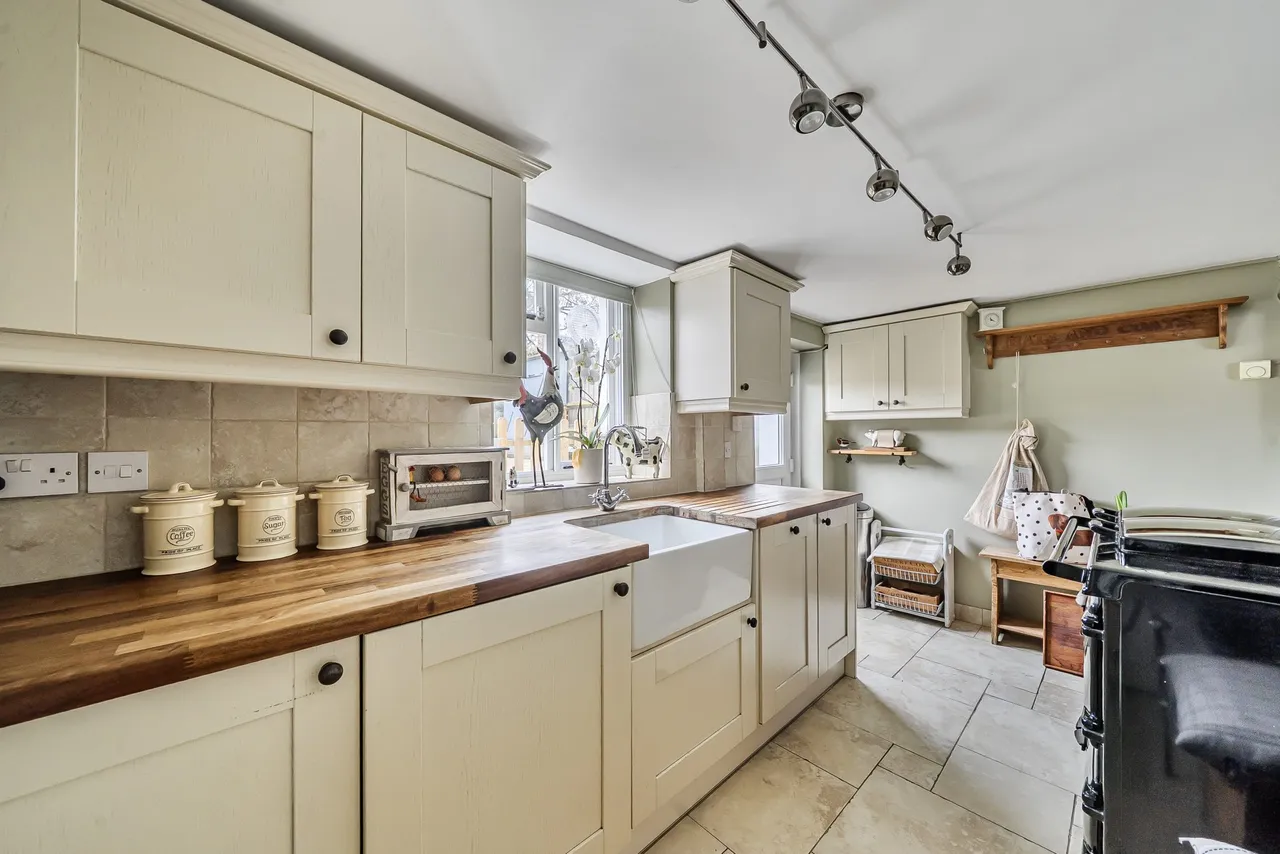 Malthouse Cottages The Street, North Warnborough, Hook, RG29 1BE, photo 5