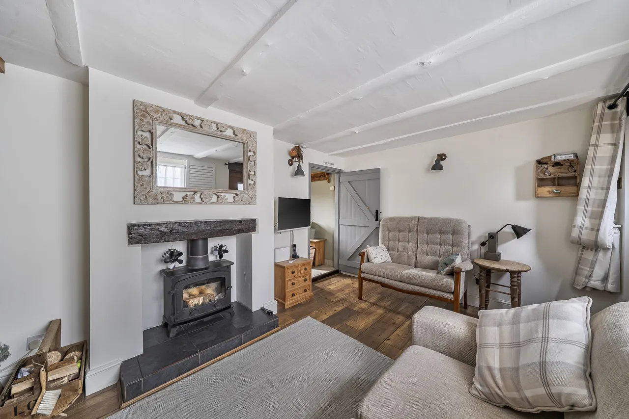 2 bed house for sale — Malthouse Cottages The Street, North Warnborough, Hook, RG29 1BE