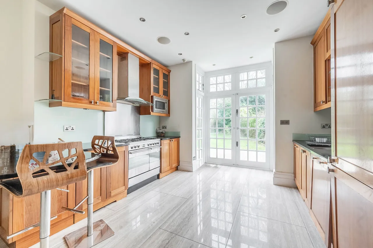 1 Parkside, London Road, Harrow, photo 3