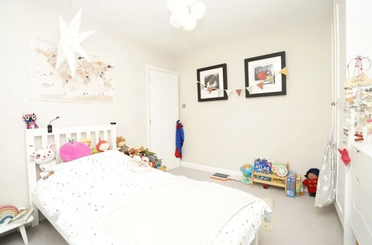 Priory Crescent, Gedling, NG4, photo 12