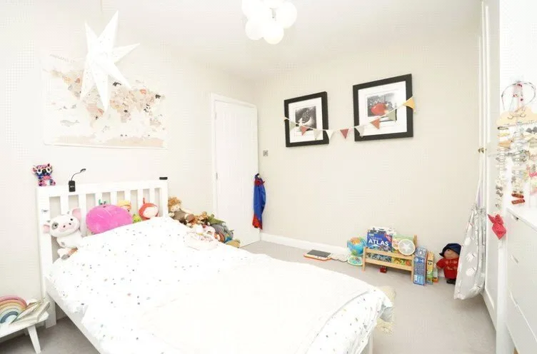 Priory Crescent, Gedling, Nottingham, Nottinghamshire, NG4, photo 8