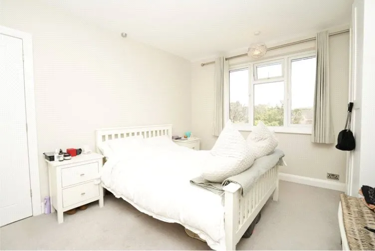 Priory Crescent, Gedling, NG4, photo 10