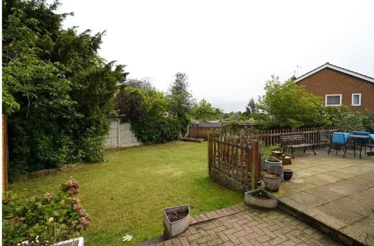 Priory Crescent, Gedling, Nottingham, Nottinghamshire, NG4, photo 17