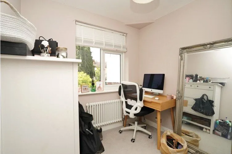 Priory Crescent, Gedling, Nottingham, Nottinghamshire, NG4, photo 9