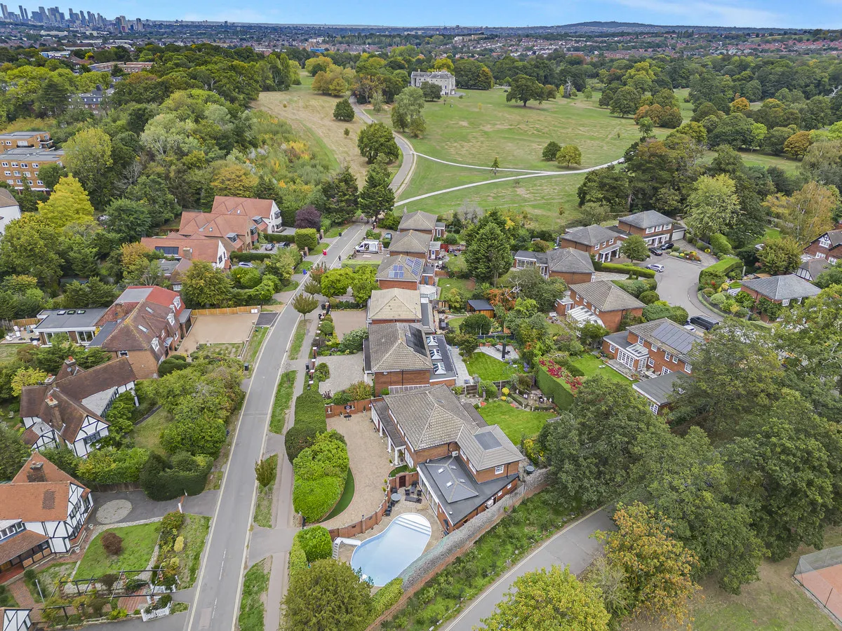 Beckenham, BR3 5BN, photo 31