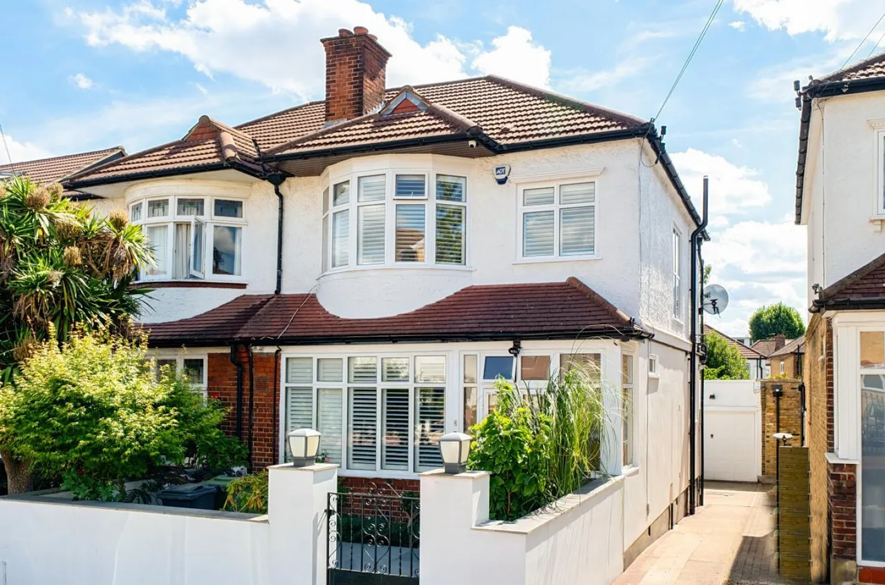3 bed house for sale — Rosedene Avenue, London