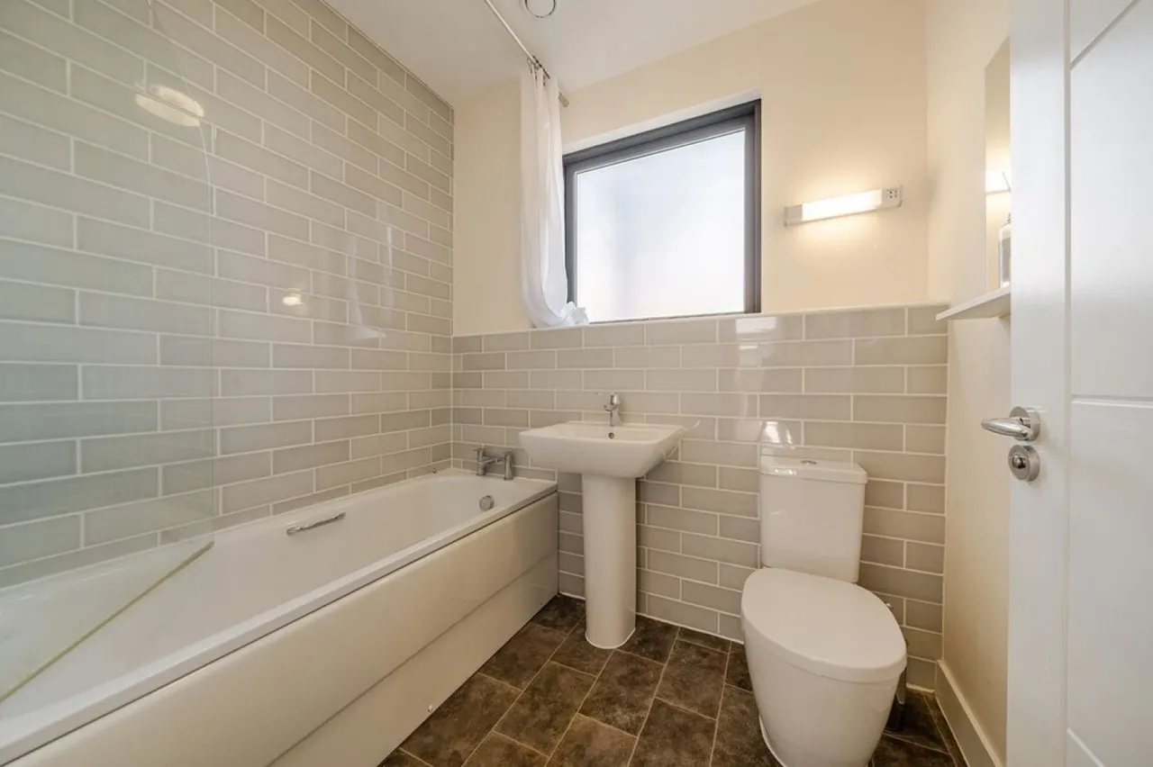 Derwent Way, York, YO31, photo 18