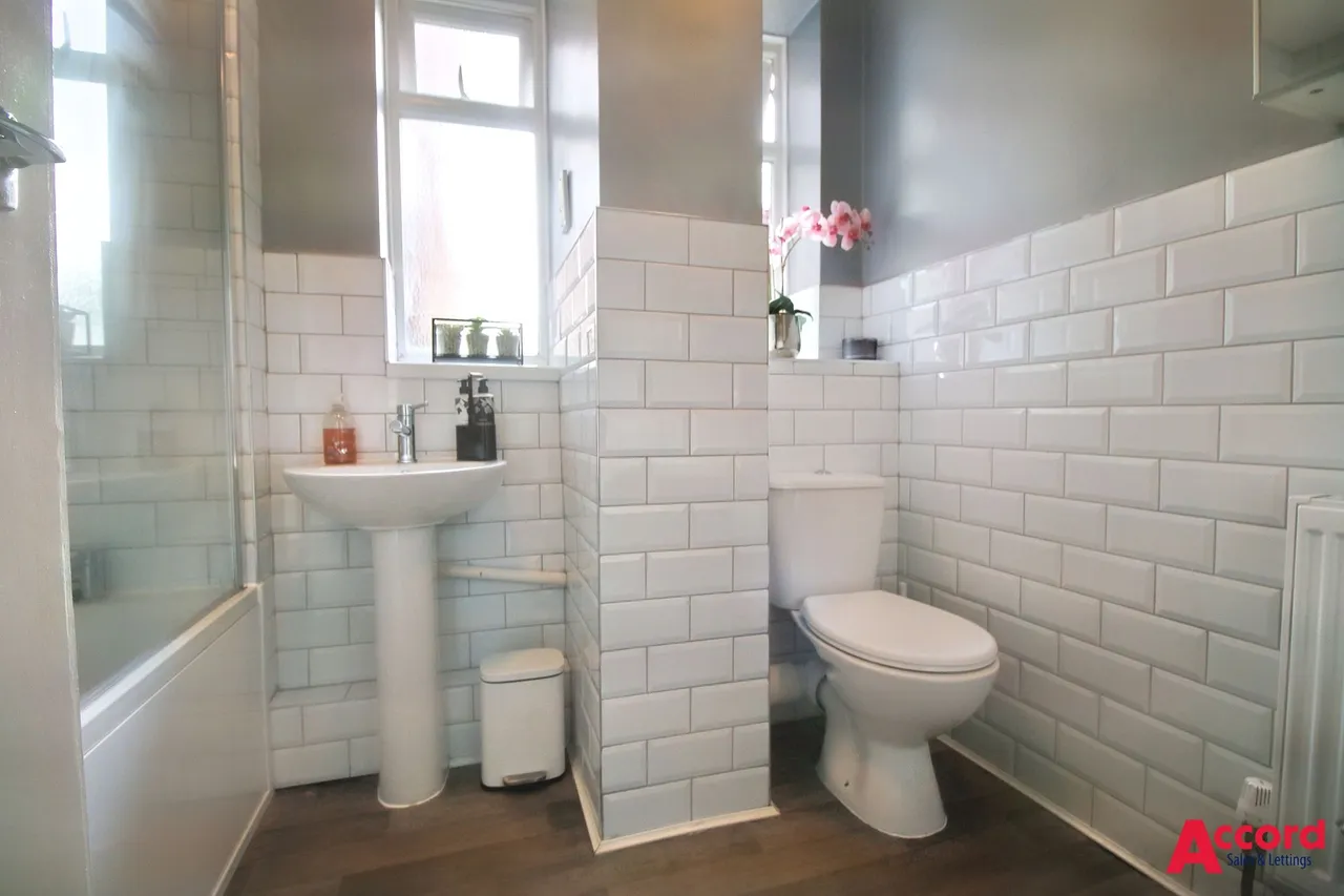 Avon Road, Upminster, RM14, photo 6