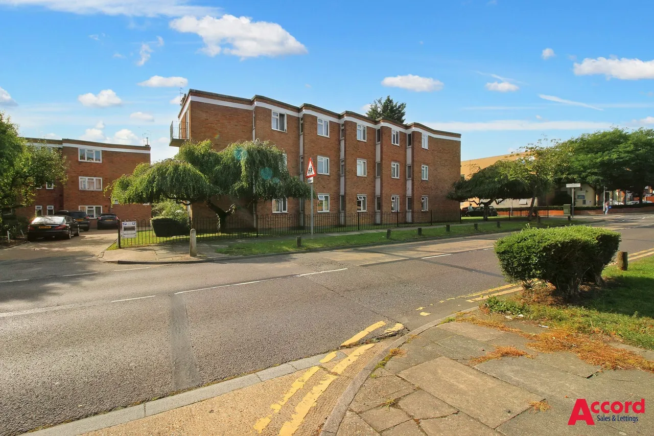 Avon Road, Upminster, RM14, photo 9