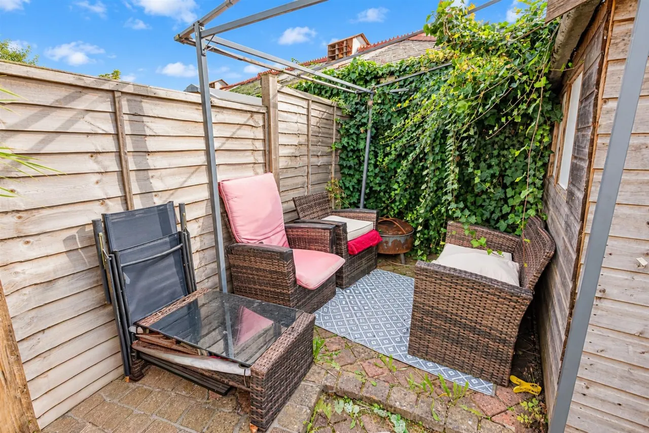 Lysons Road, Aldershot, GU11, photo 8