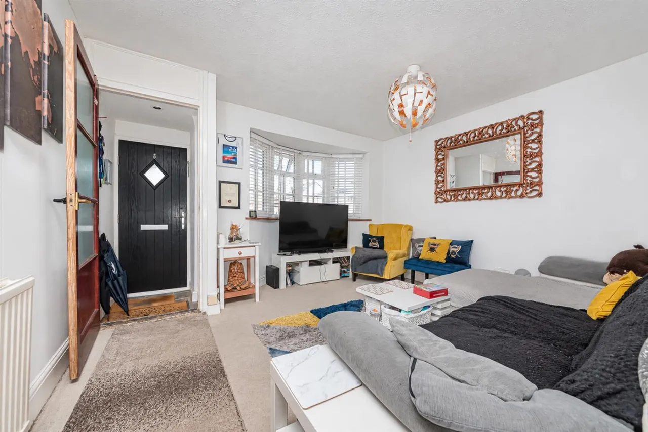 Lysons Road, Aldershot, GU11, photo 2