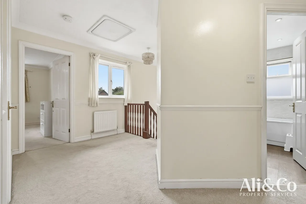 Moss Bank, Grays, Essex, RM17 5EF, photo 20