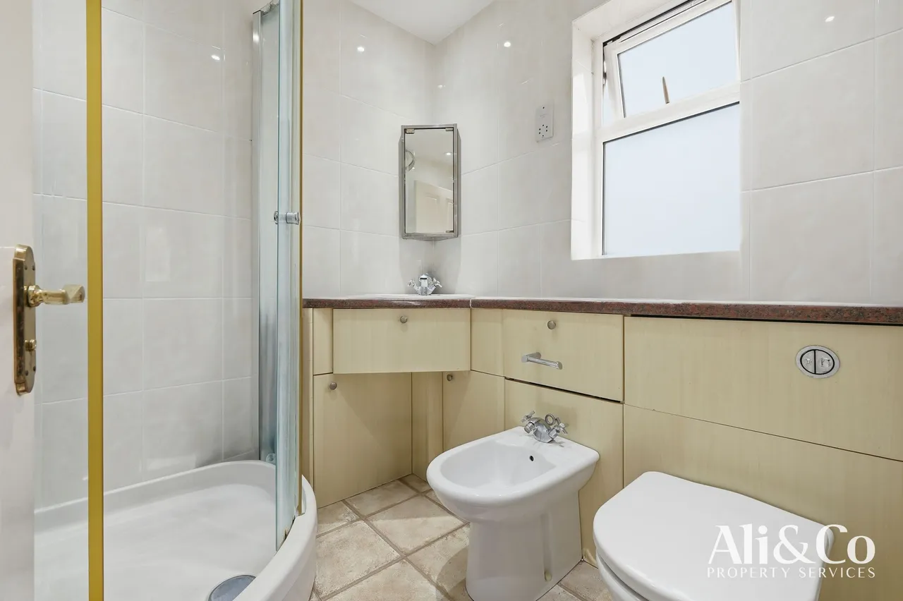 Moss Bank, Grays, Essex, RM17 5EF, photo 15