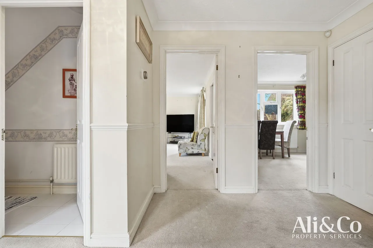 Moss Bank, Grays, Essex, RM17 5EF, photo 12