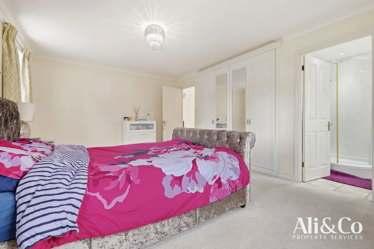 Moss Bank, Grays, Essex, RM17 5EF, photo 14
