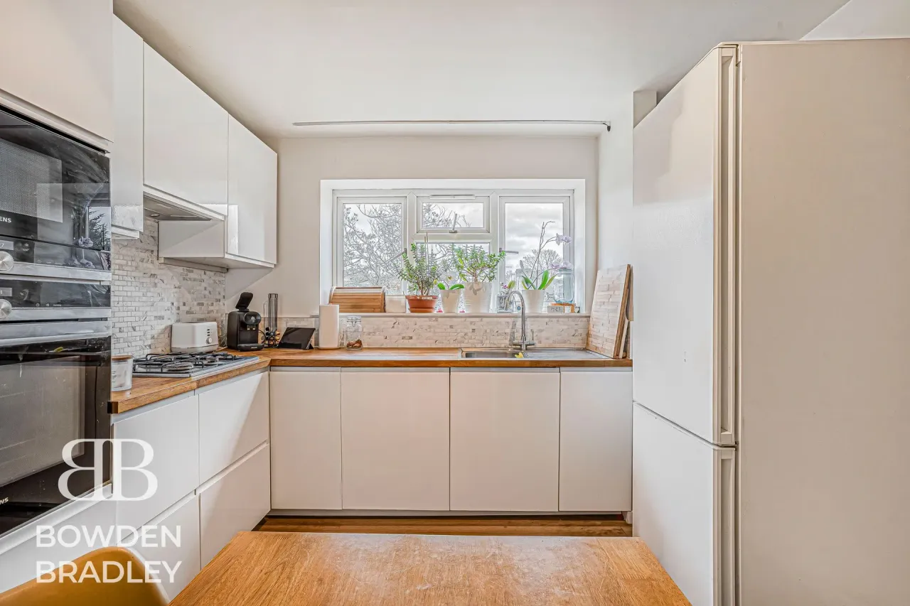 Love Lane, Woodford Green, IG8, photo 6