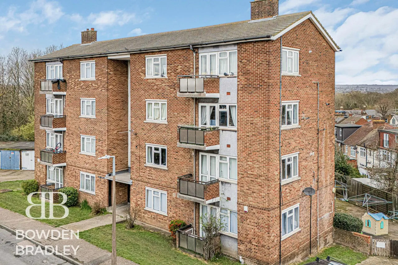Love Lane, Woodford Green, IG8, photo 3