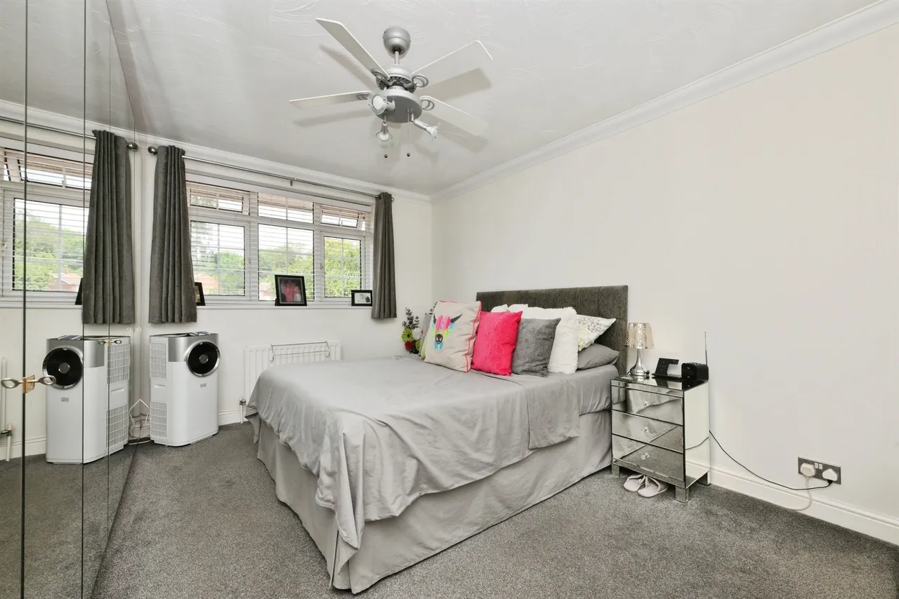 High Wood Road, Hoddesdon, photo 12
