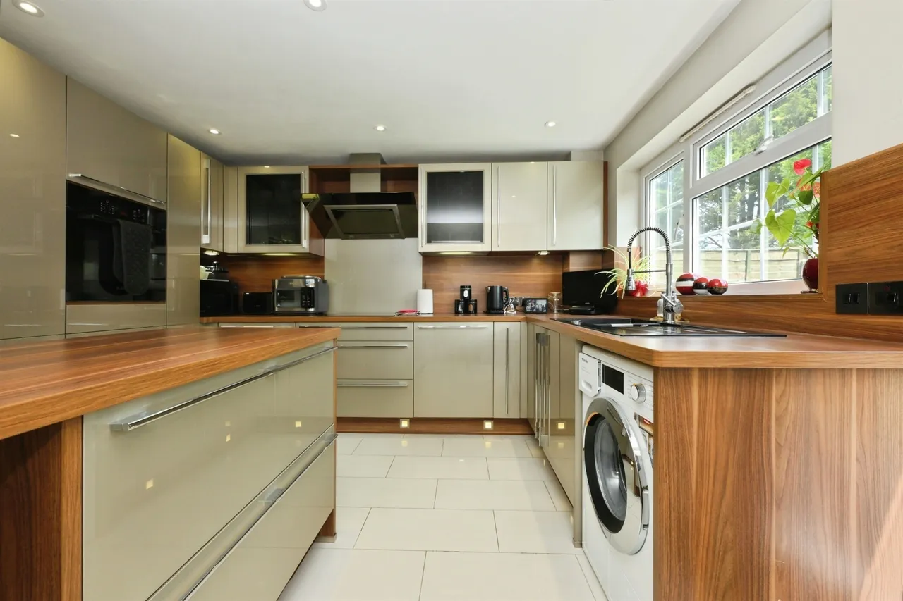 High Wood Road, Hoddesdon, photo 7