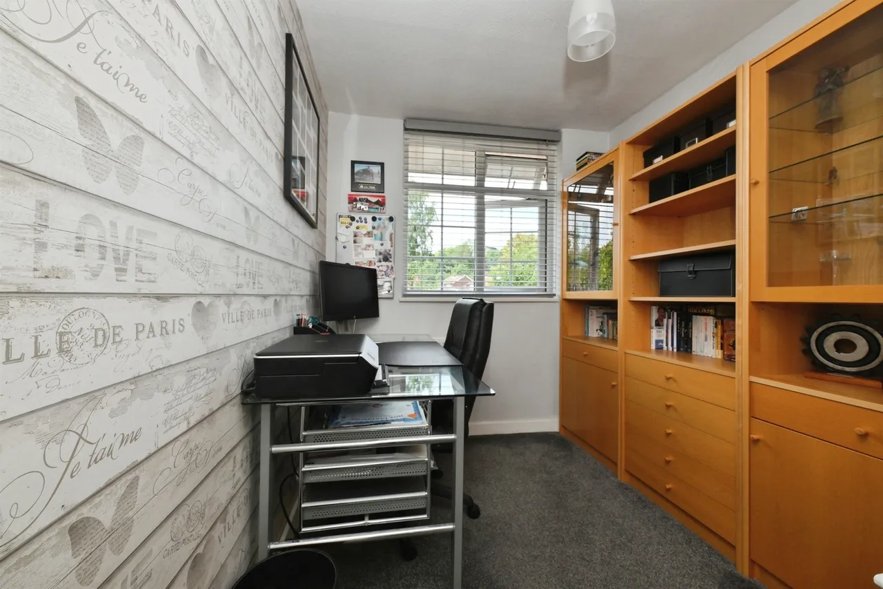 High Wood Road, Hoddesdon, photo 11