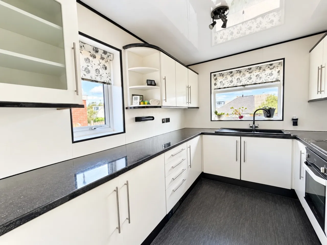 Pyenot Avenue, Cleckheaton, BD19, photo 3