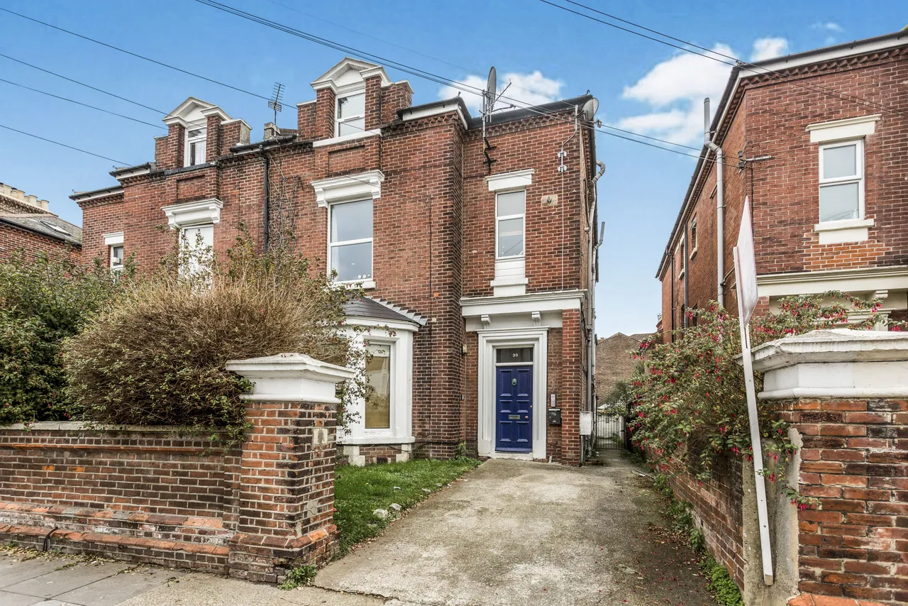 2 bed flat to rent, St. Andrews Road, Southsea, PO5