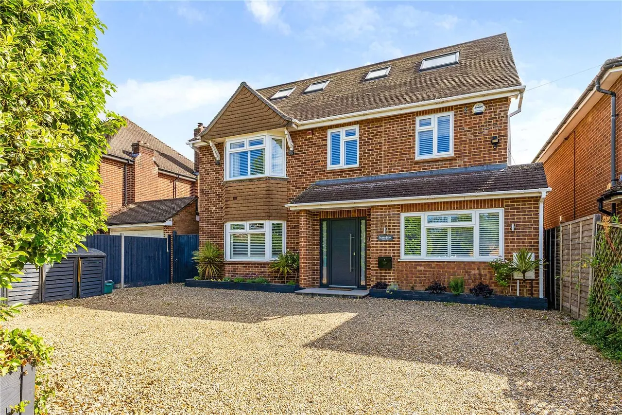 6 bed house for sale — Marlow Road, Bourne End, Buckinghamshire, SL8 5NL