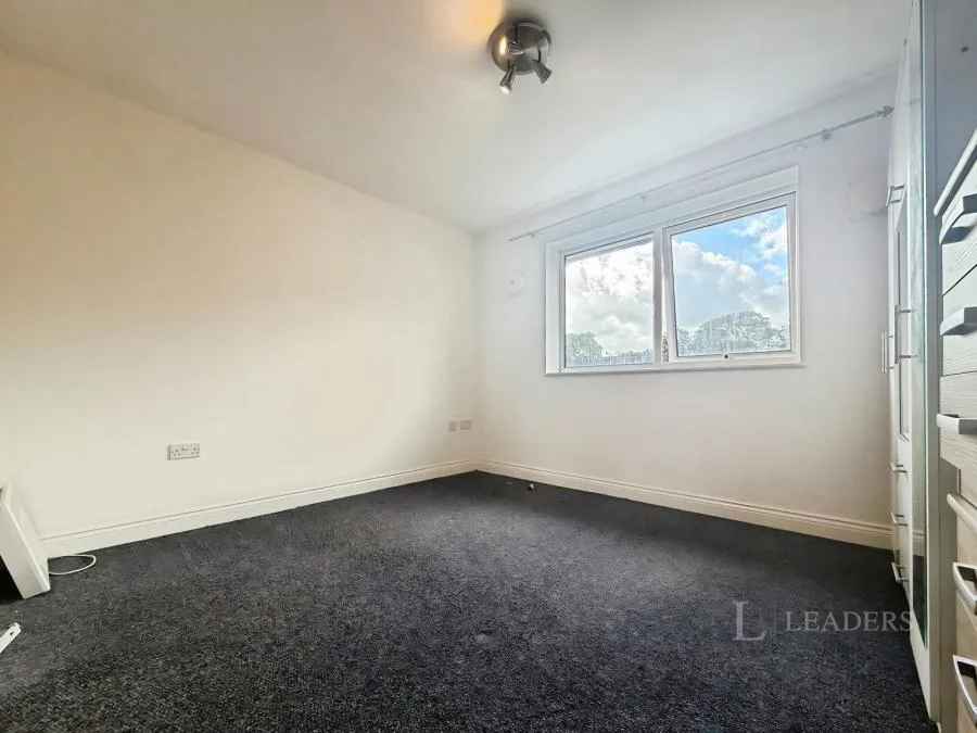 Hagley Road West, Oldbury, B68, photo 4