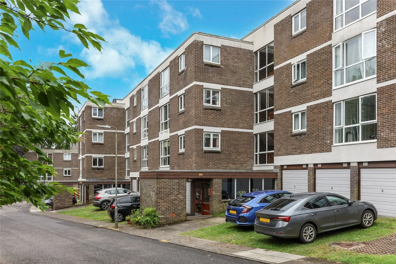 2 bed flat for sale — Ladywood Estate, Milngavie, Glasgow, East Dunbartonshire, G62