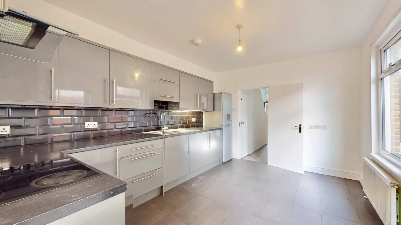 Faircross Avenue, Barking, IG11, photo 5