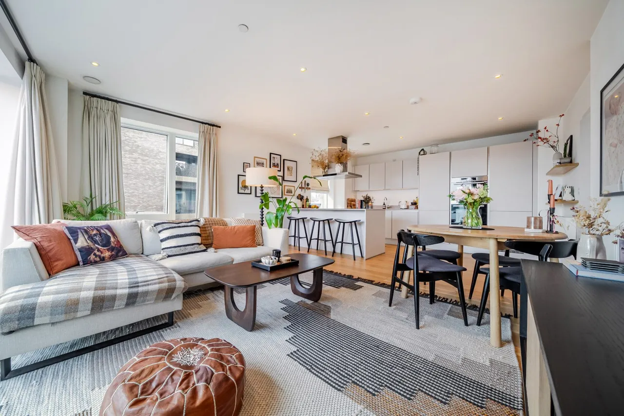 2 bed flat for sale — West Parkside, SE10