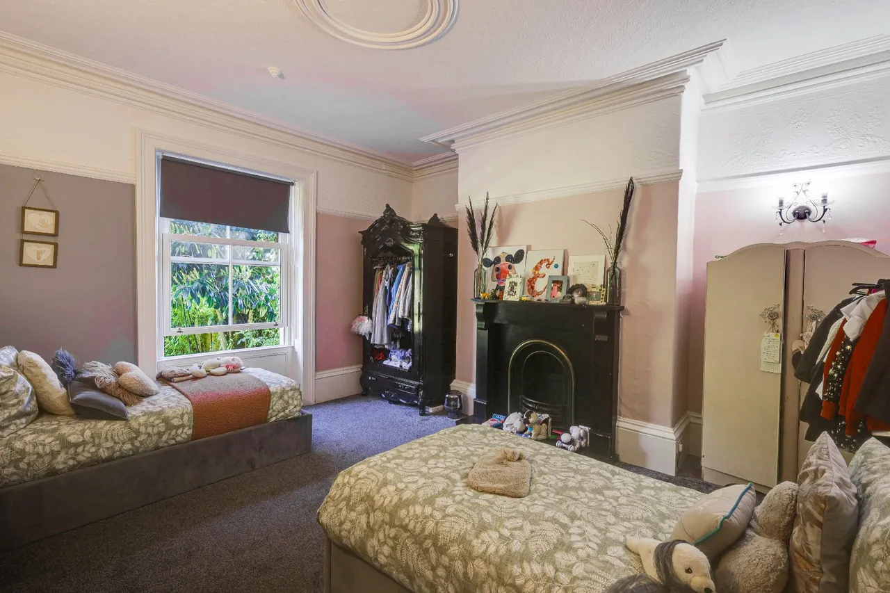 Town Gate, Calverley, LS28, photo 11