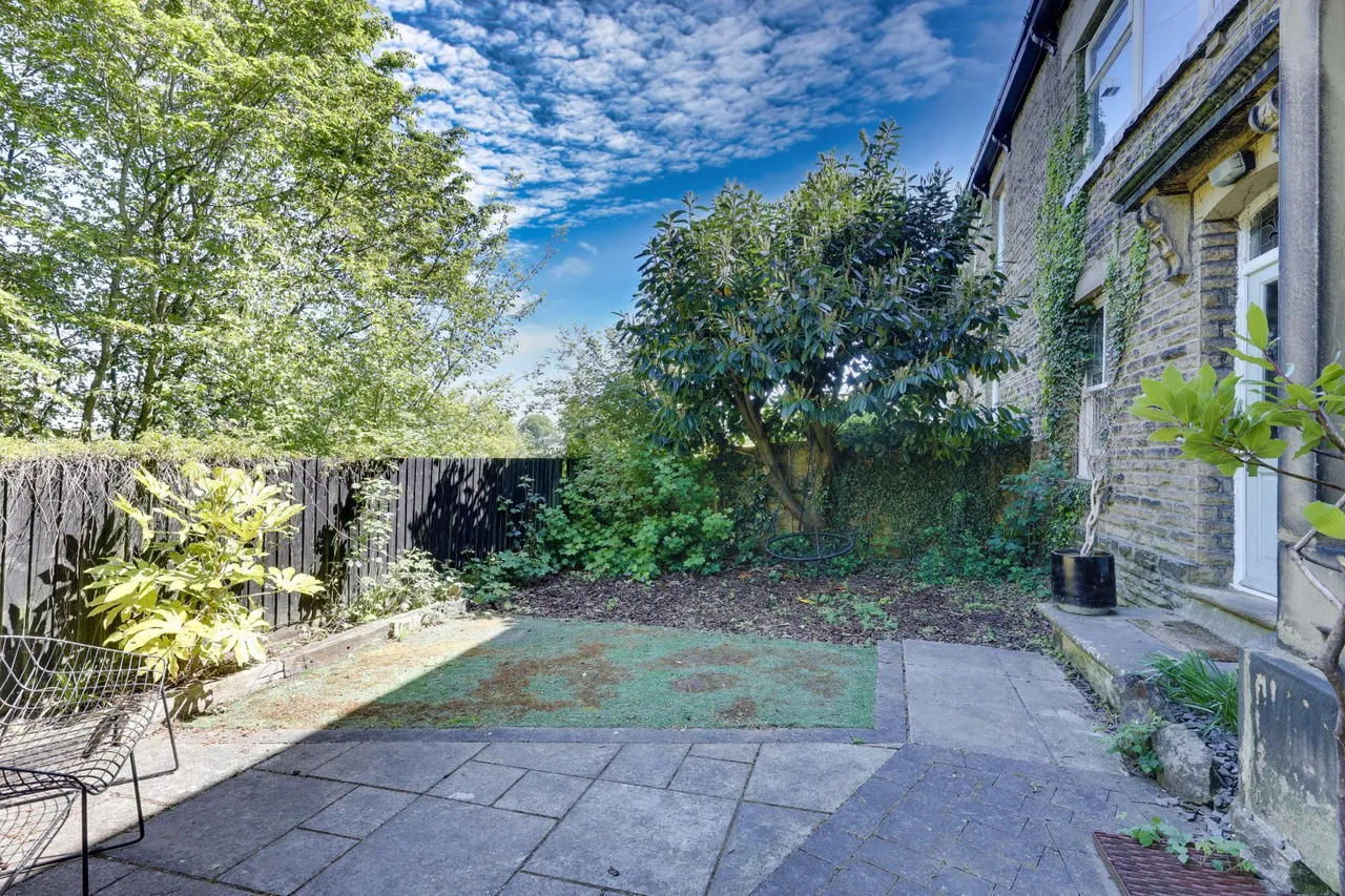 Town Gate, Calverley, LS28, photo 16