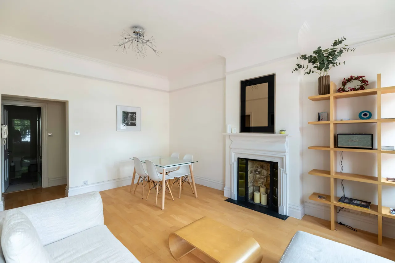 Kings Road, Kensington and Chelsea, London, SW3, photo 6