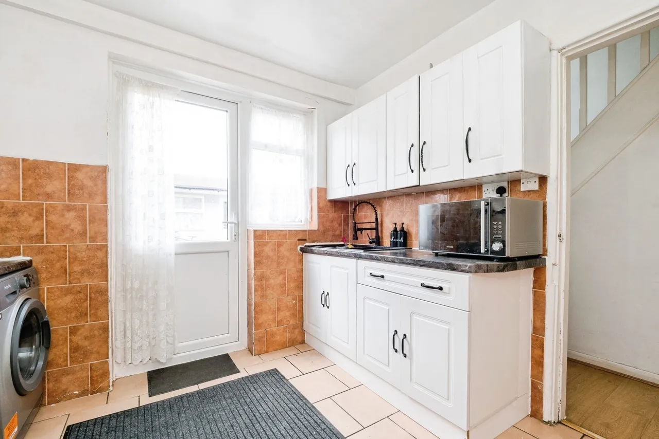 Thetford Road, Dagenham, RM9, photo 14
