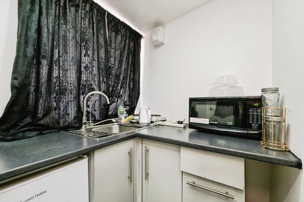 Thetford Road, Dagenham, RM9, photo 9
