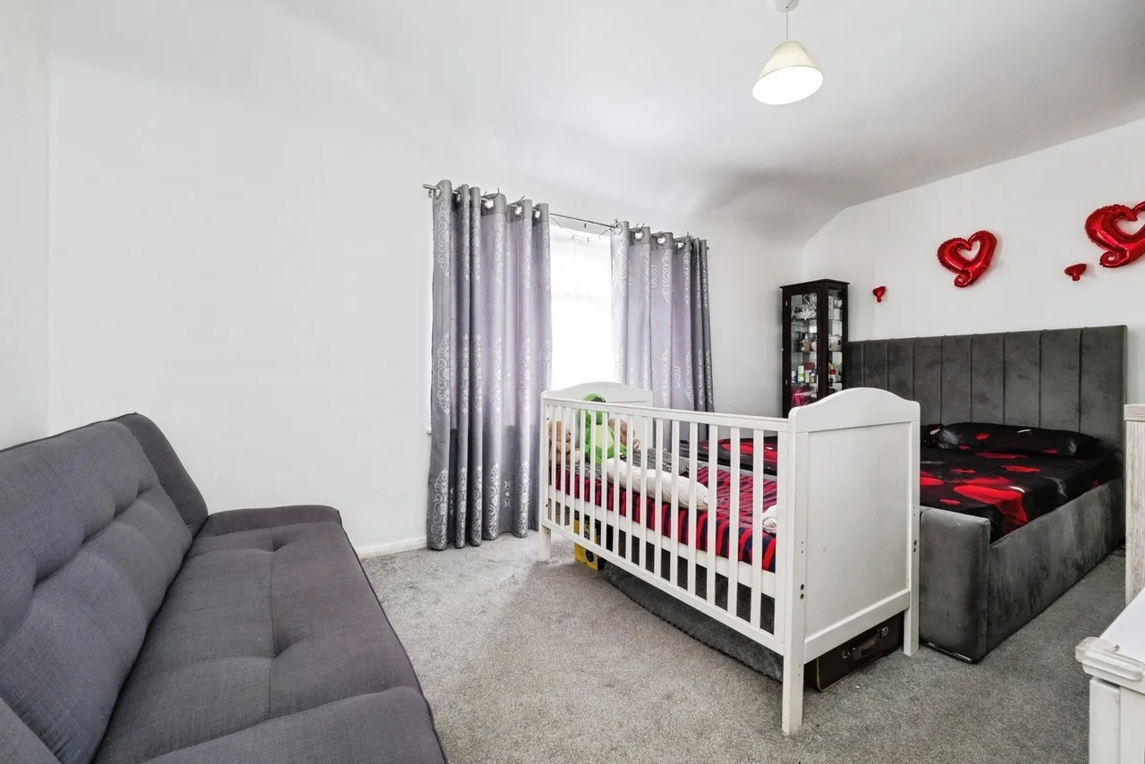 Thetford Road, Dagenham, RM9, photo 6