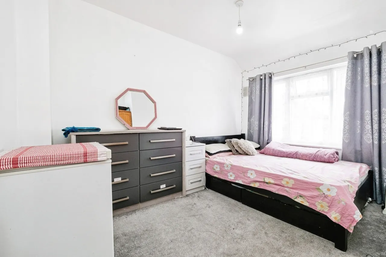 Thetford Road, Dagenham, RM9, photo 8