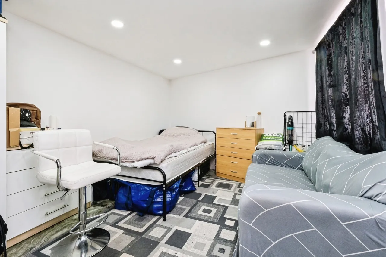 Thetford Road, Dagenham, RM9, photo 10