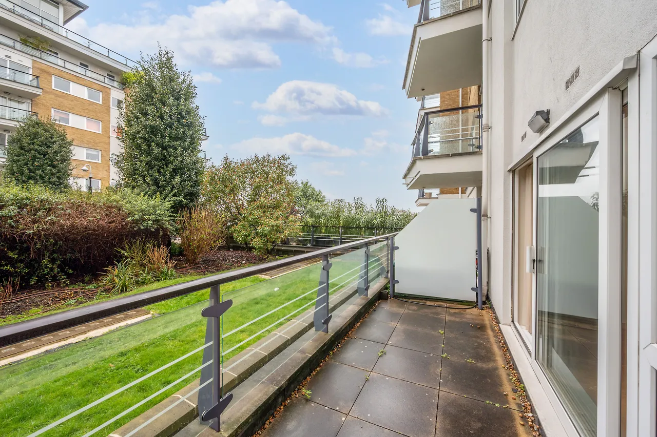 199 Compass House, Riverside West, Smugglers Way, London, photo 3