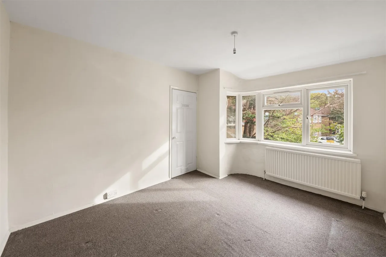 Ashford Avenue, Hayes, photo 3